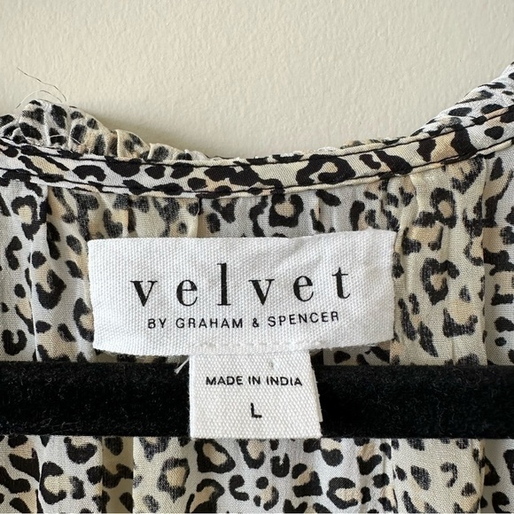 Anthropologie-velvet BY GRAHAM & SPENCER
Mel Printed Viscose Blouse in Leopard - Picture 9 of 9